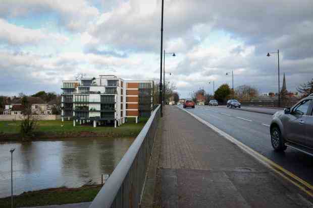 Video shows scuffle on Greyfriars Bridge, Hereford