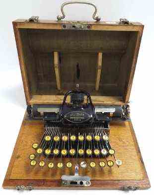 Blickensderfer antique typewriter in oak case (no key)